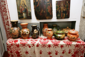 Меморіальний музей-садиба філософа й колекціонера опішнянської кераміки Леоніда Сморжа, Опішня